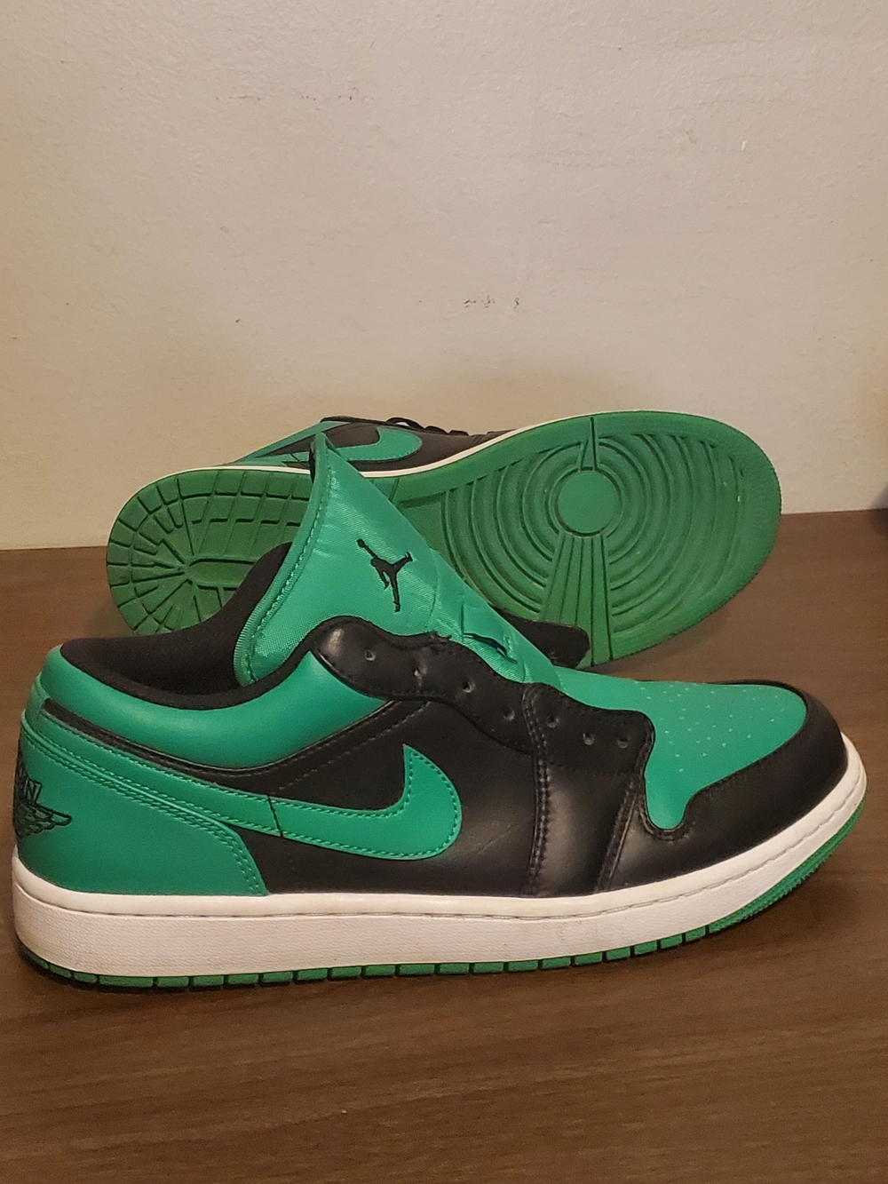 Nike Air Jordan 1 Low - Black & Green Men's Sneakers